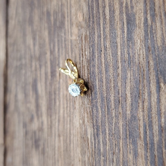 Authentic diamond chip clawfoot dainty pendant estate - Picture 2 of 3